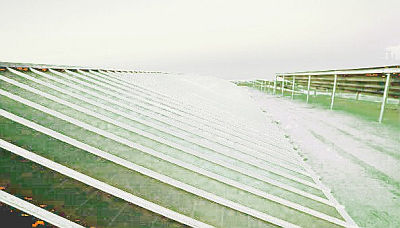 Celdas solares en la superficie de la luna (de mentirita...)